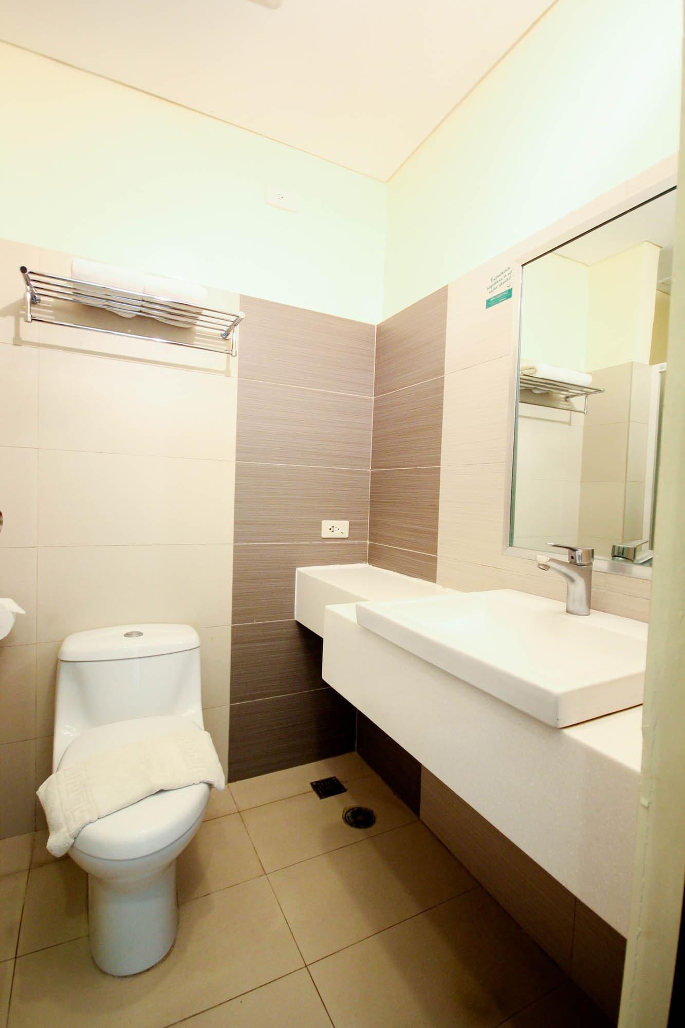 Go Hotels Lanang - Davao City Eksteriør billede