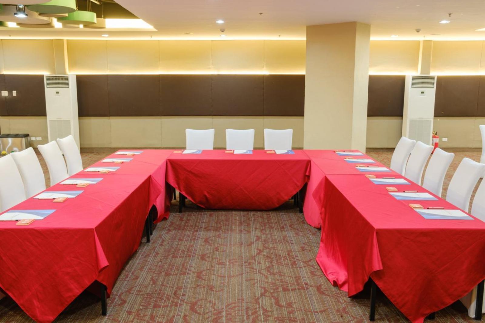 Go Hotels Lanang - Davao City Eksteriør billede