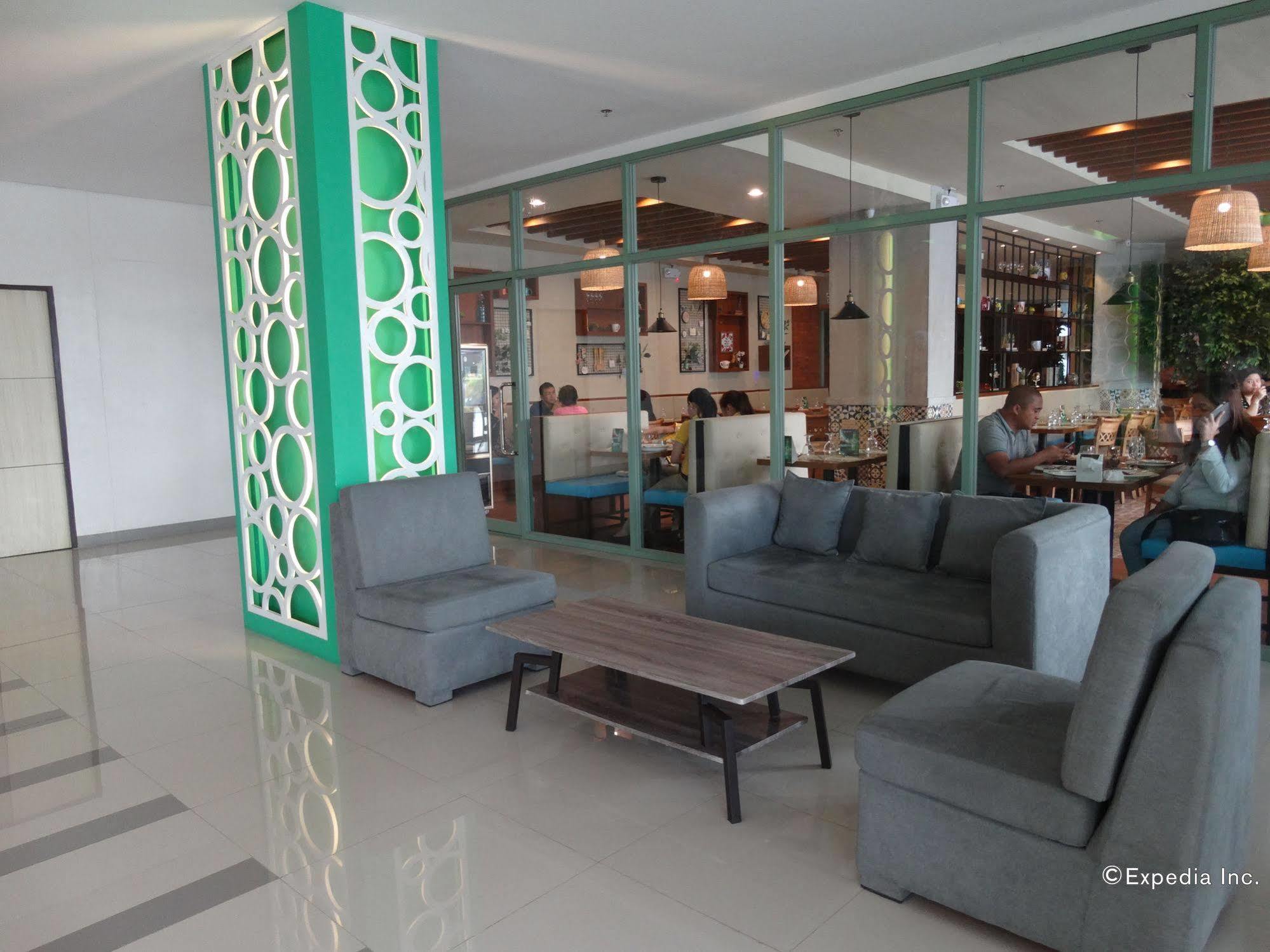 Go Hotels Lanang - Davao City Eksteriør billede